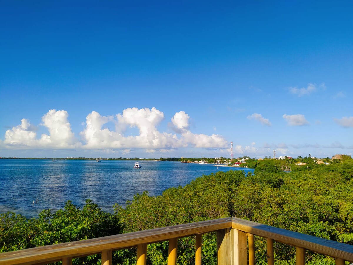 Sandy Beachfront Studio at Rasta Towers