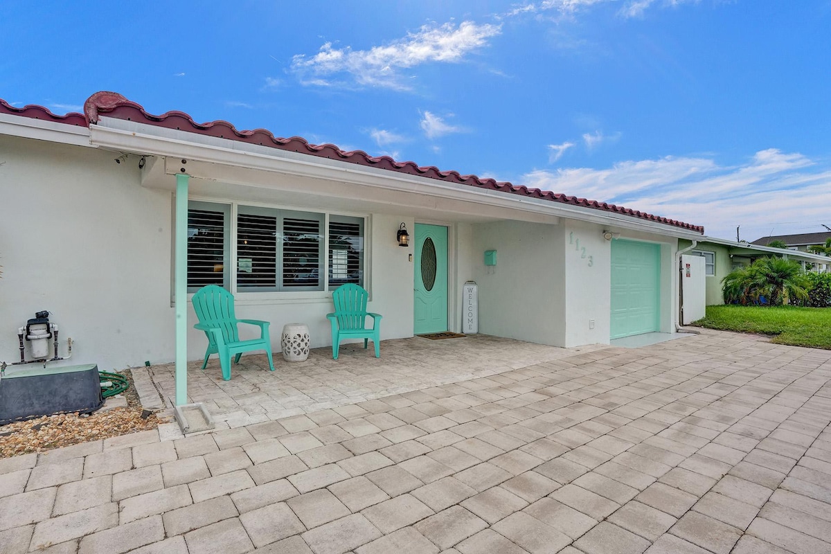 Private large Boca Beach home, Sleeps 12, BBQ