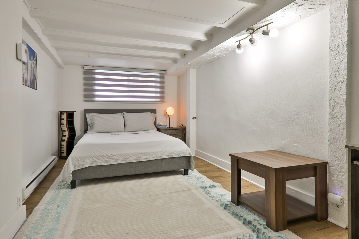 Cozy Apartment  / basement