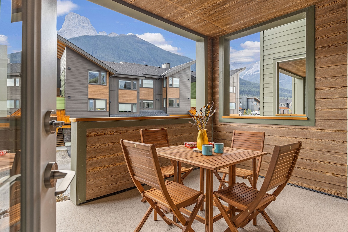 Eco-Friendly 3BR | Spectacular Views |Private Deck