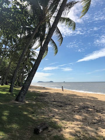 三圣海滩(Trinity Beach)的民宿