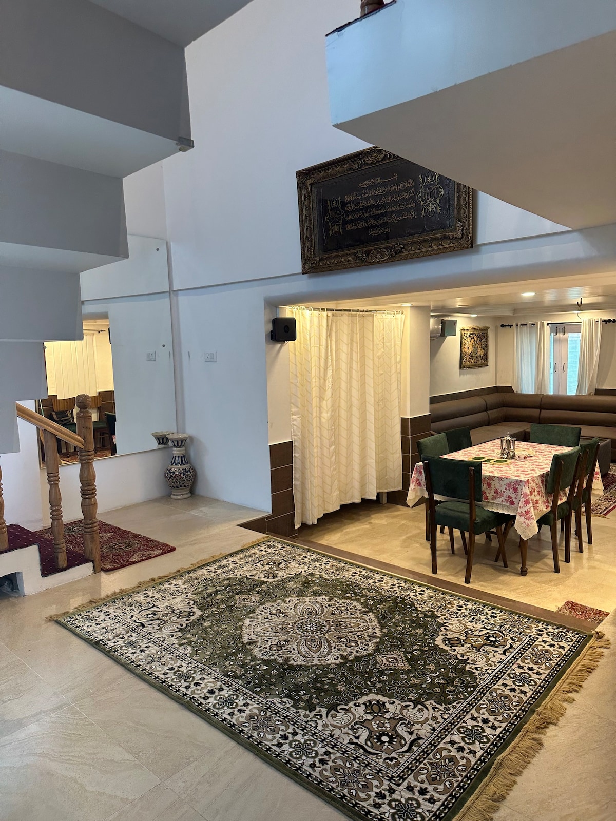 Beautiful serene villa in heart of the city