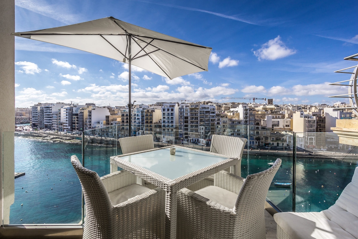 St Julian's seafront Apartment