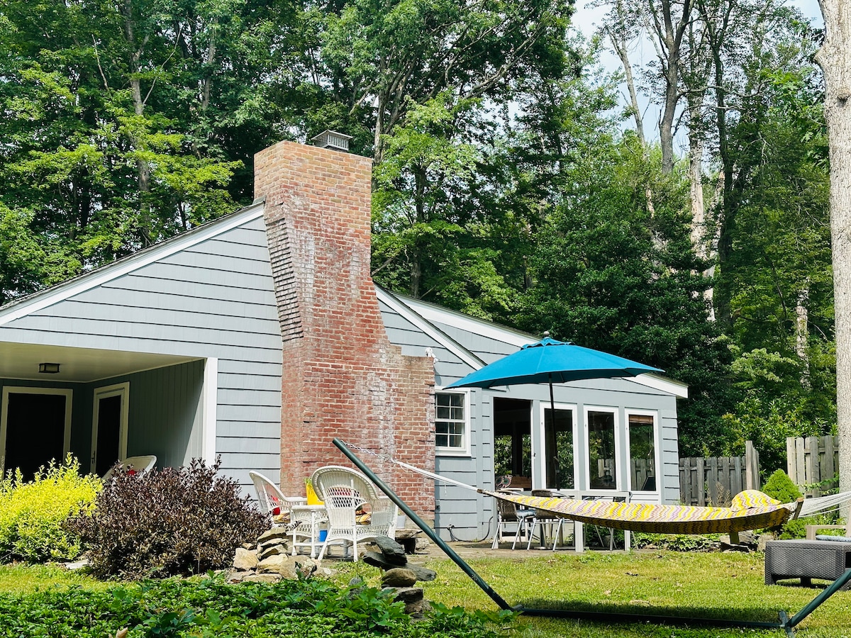 Private farm cottage +hiking