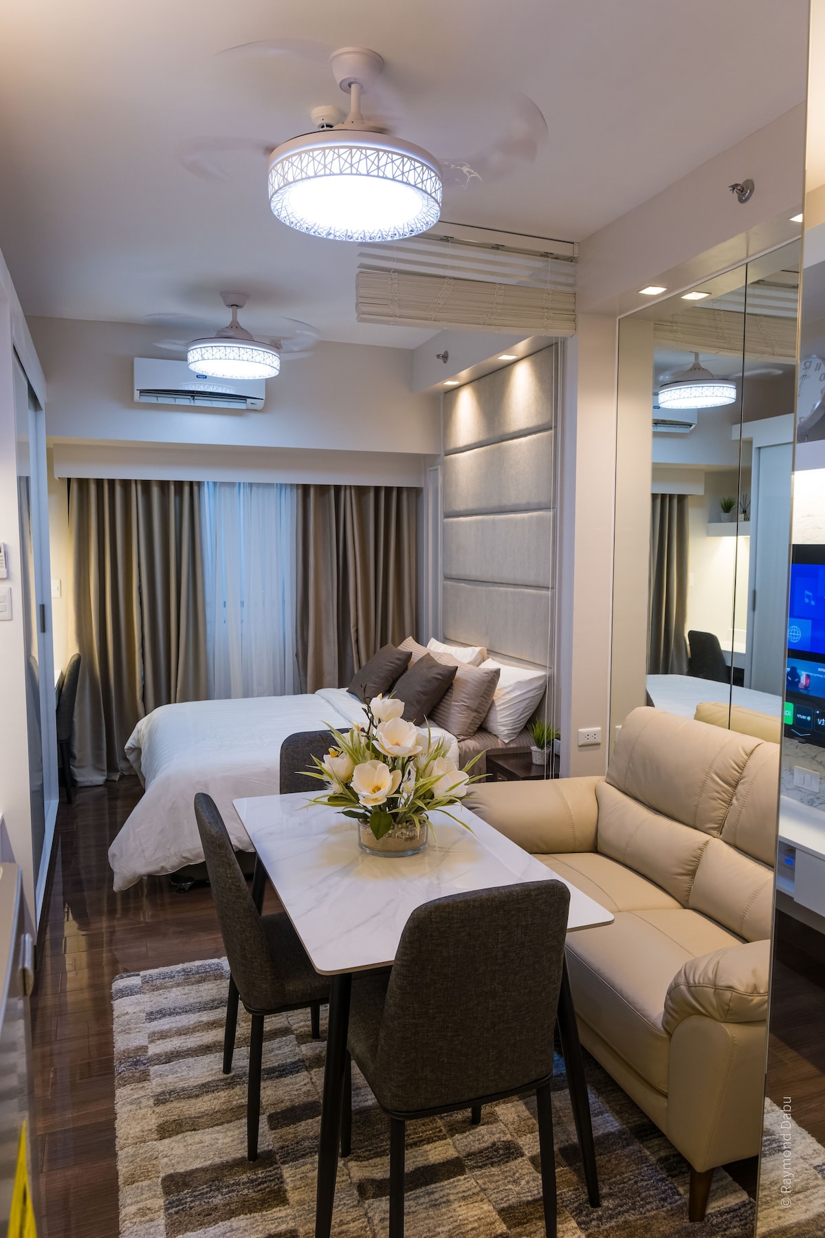 Modern Luxury: Elegant Condo @ Air Residences