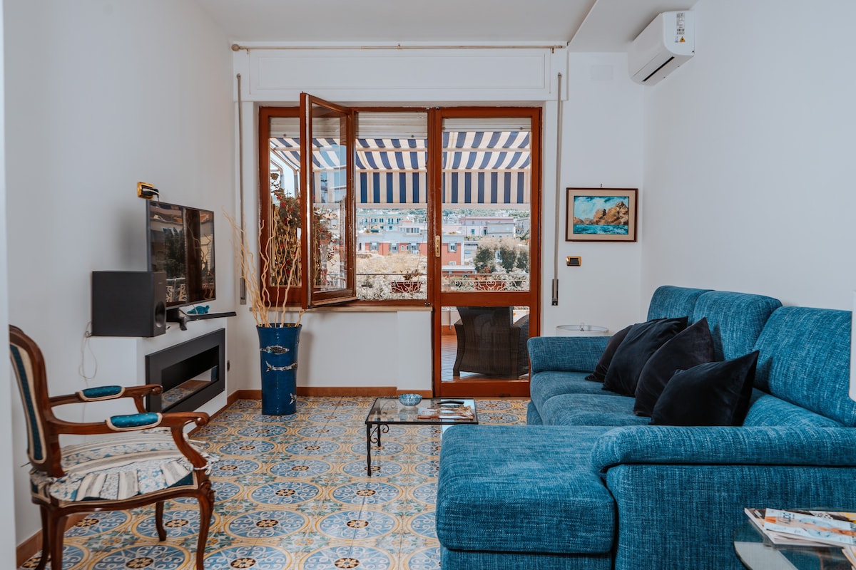 La Terrazza dei Flavi, Elegante Attico a Pozzuoli