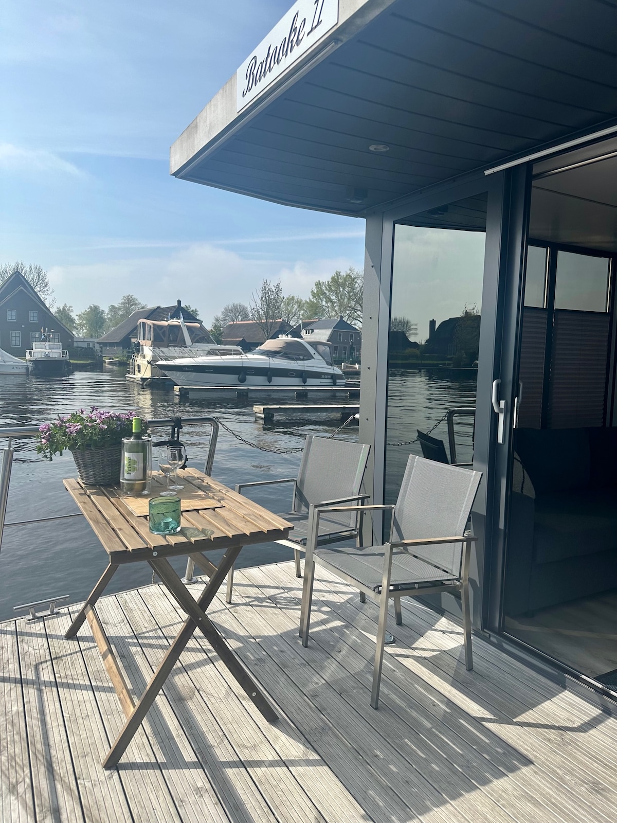 Stoere Houseboat op toplocatie!