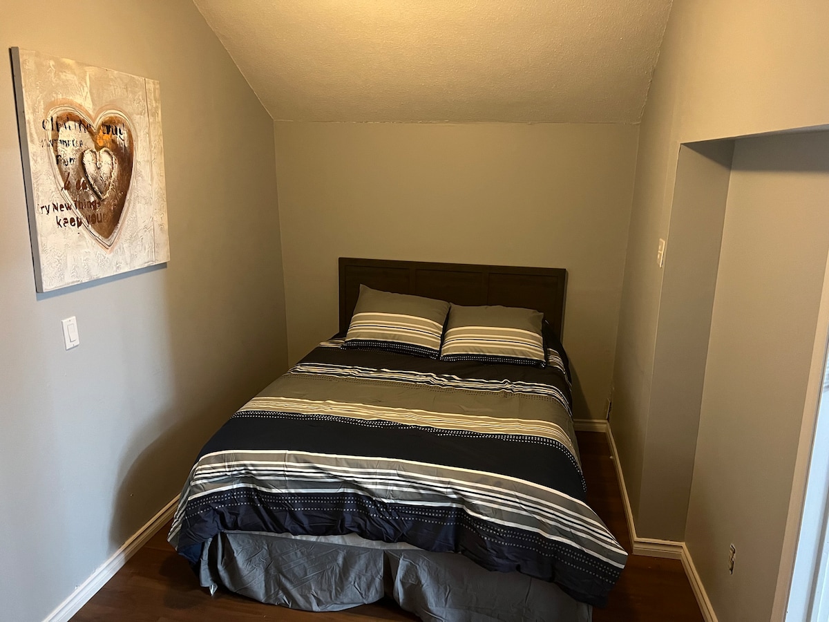 3 Bedroom Century Home (License #LCRL20230000019)