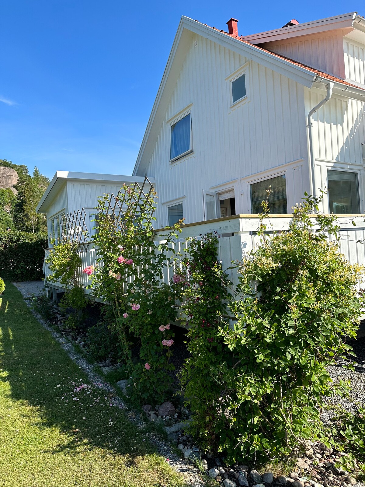 Stort hus nära havet i Gerlesborg