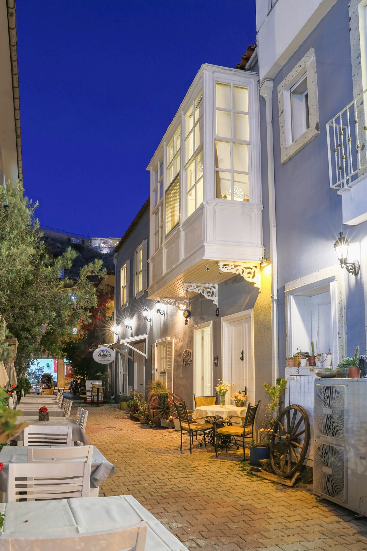 Çeşme Marina'da Butik Otel Odası