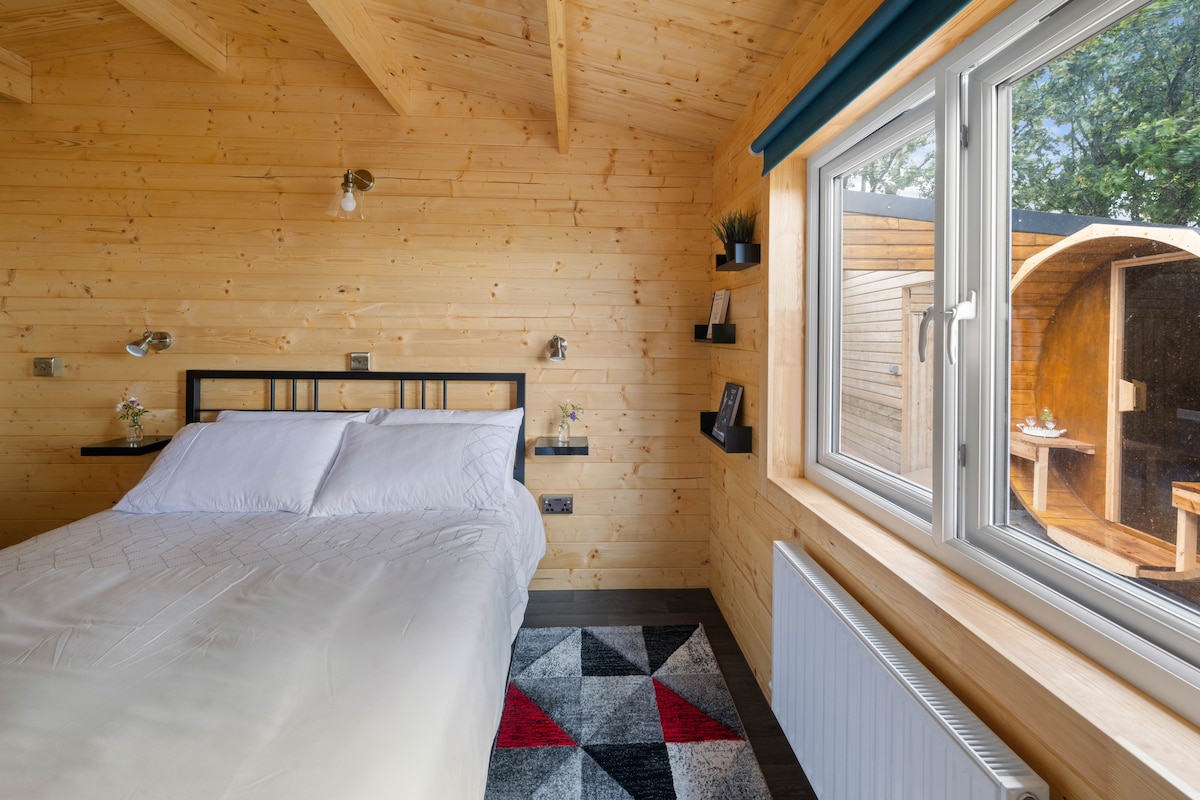 The Stable@CasaClarig - West Cork Cabin with Sauna