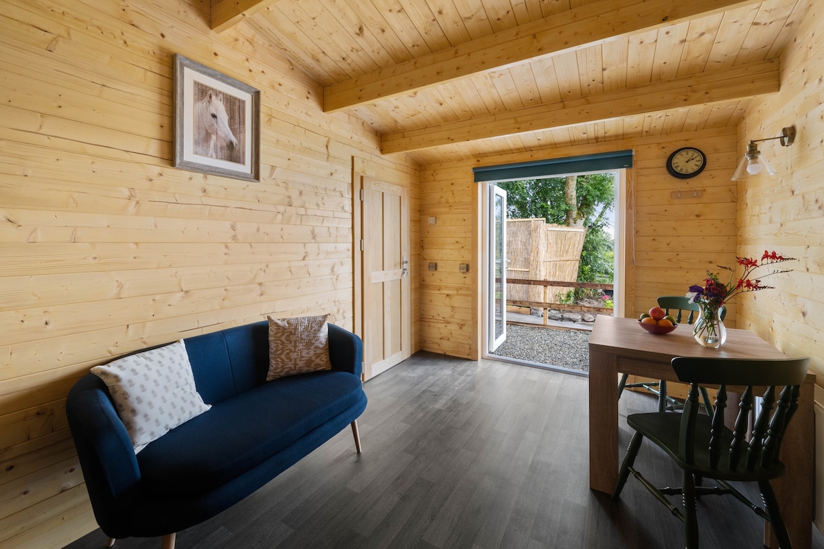 The Stable@CasaClarig - West Cork Cabin with Sauna