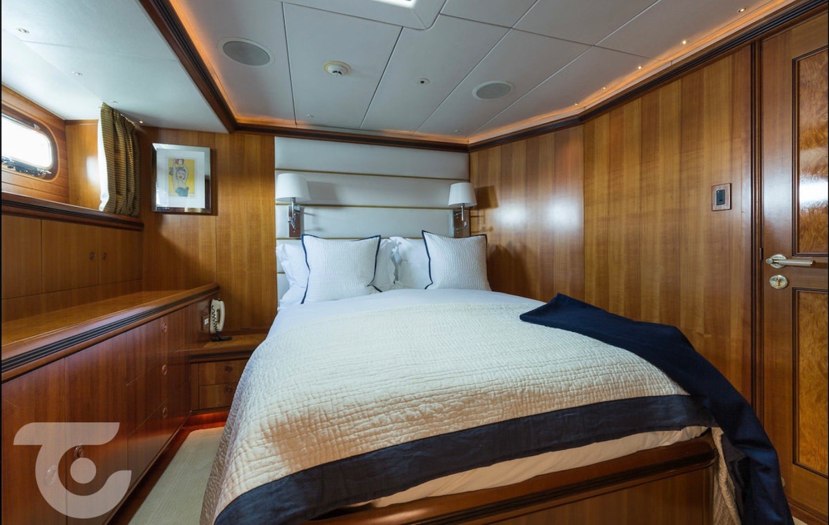 Luxurious Superyacht Queen Cabin