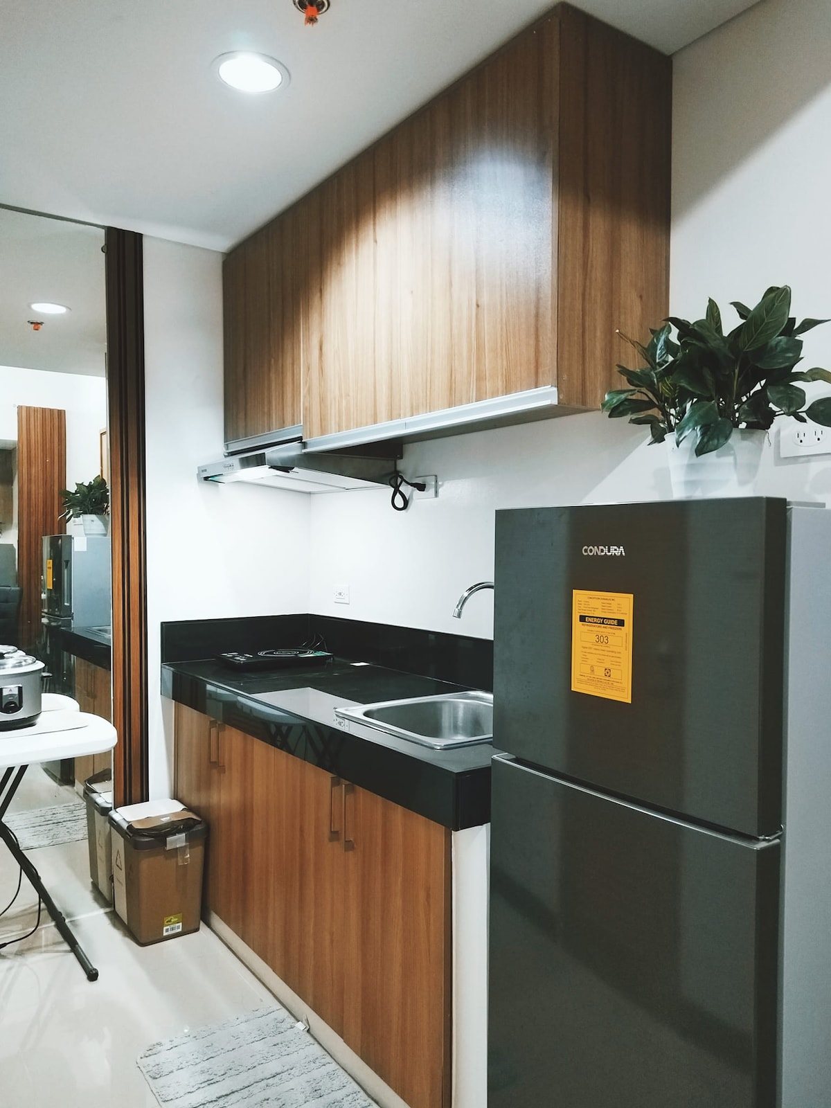 2BR SMDC Bloom Residences Near NAIA Wi-fi +Netflix