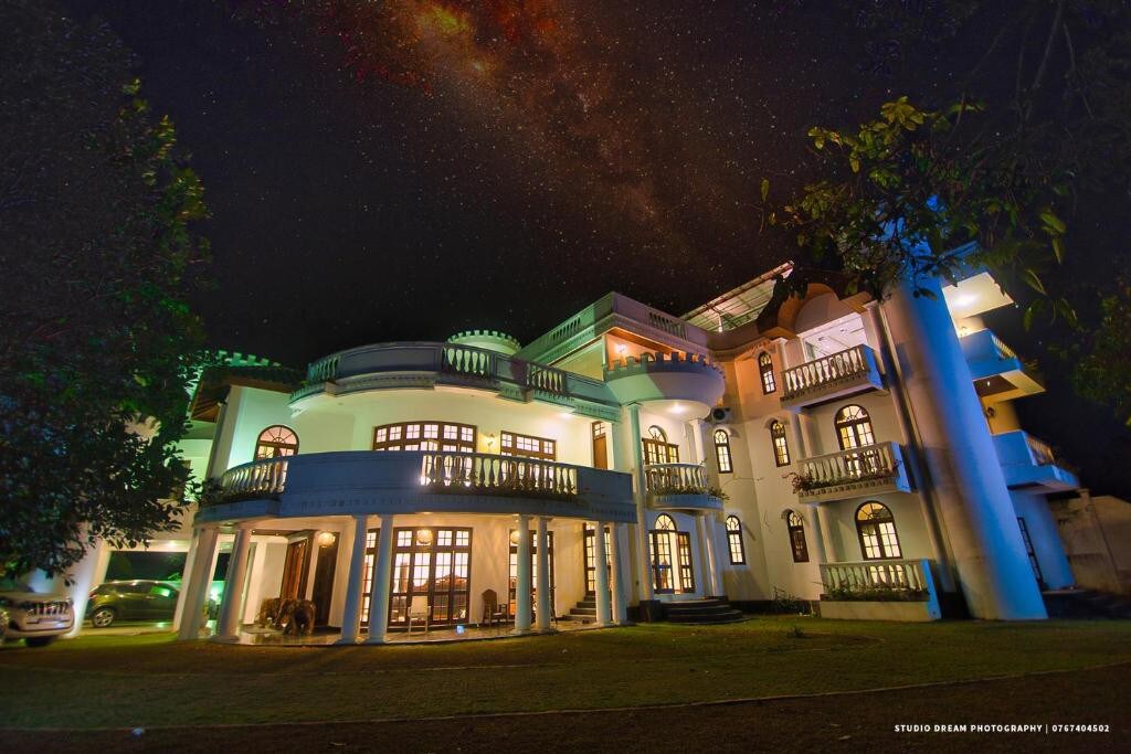 Modern, Luxury homestay in Kandy