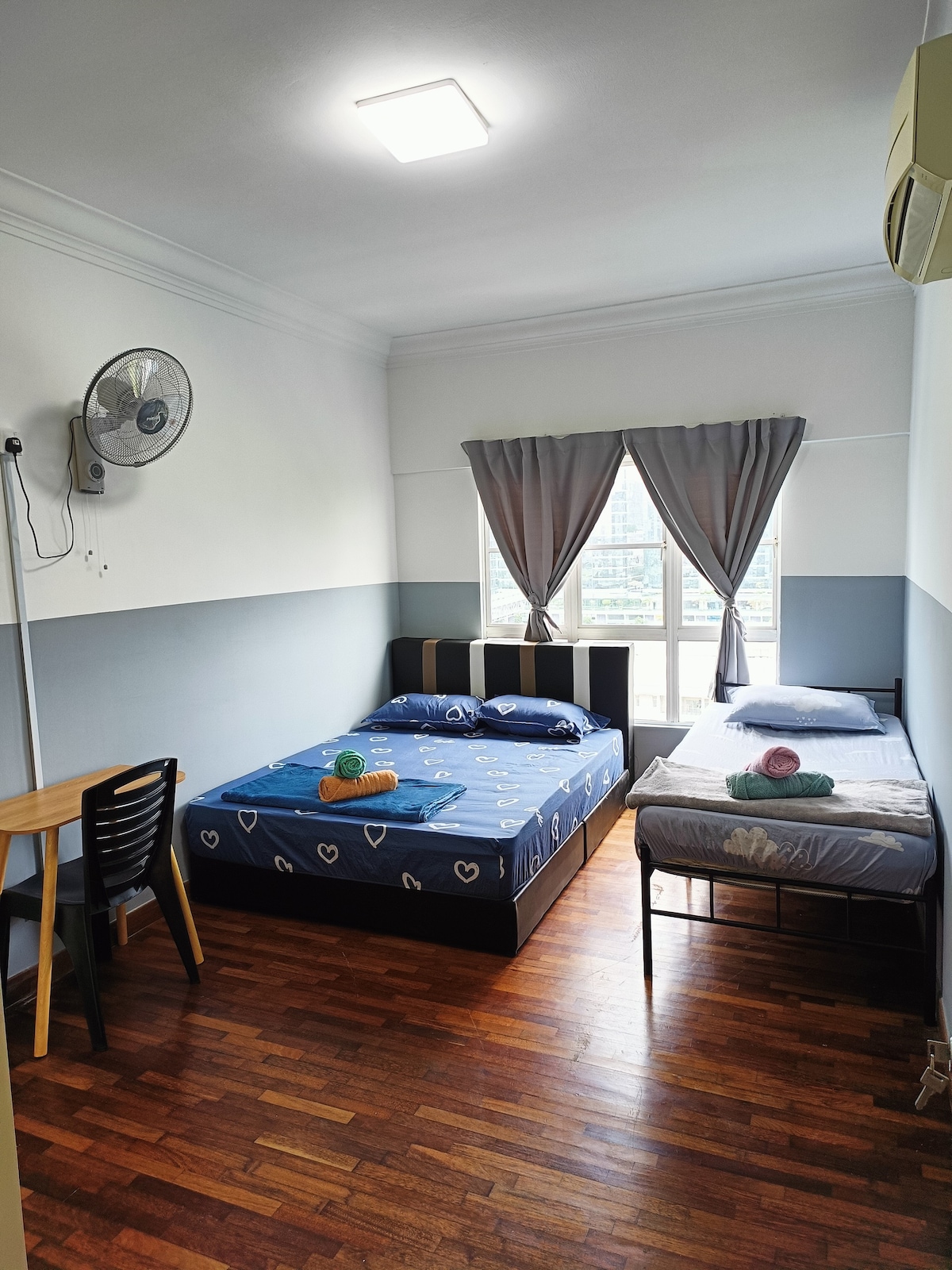 Apt 1-10pax/5mins LRT/Netflix/Pool+Gym/YSW Homes