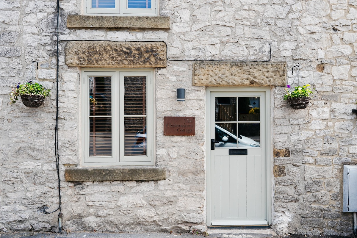Sleeps 4| cottage in Tideswell, 2 private ensuites