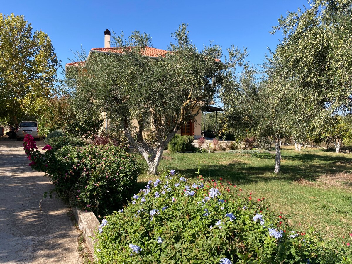 The countryside family home / Το πατρικό