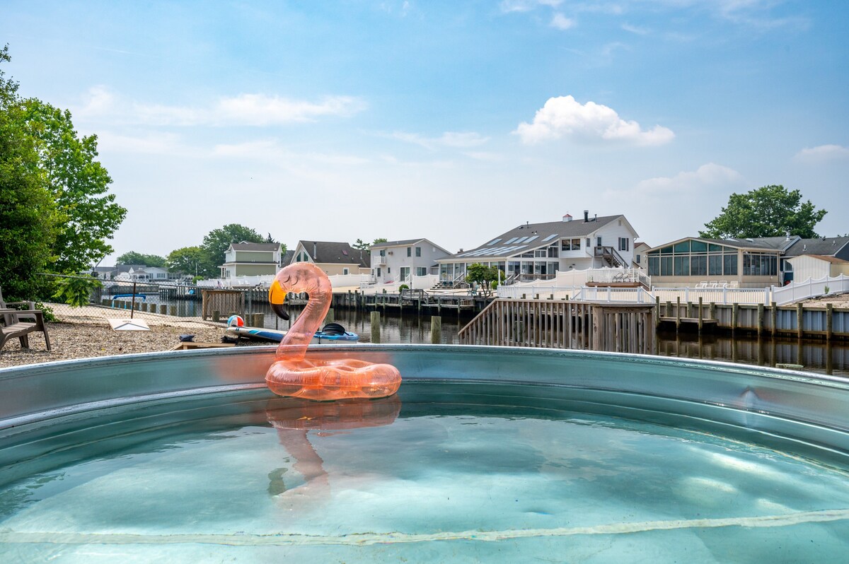 Adorable renovated bayfront home