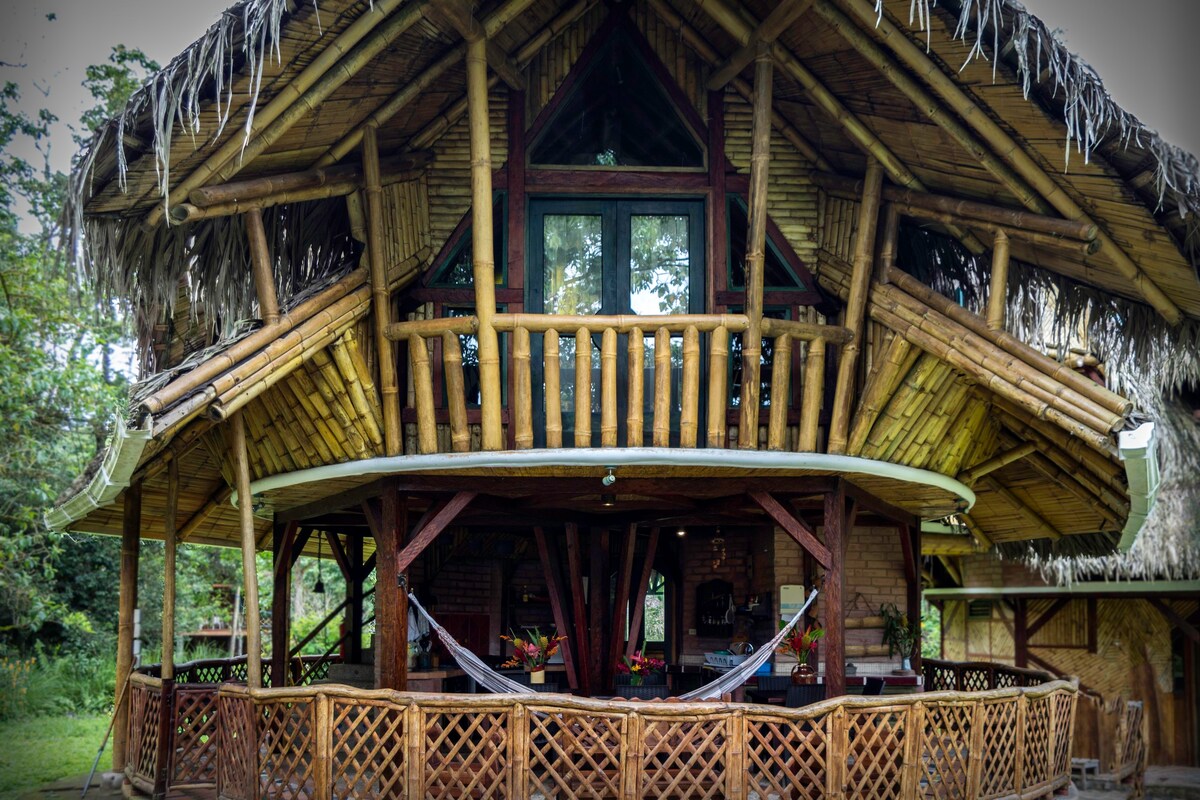 Magical lodge/nature hideaway