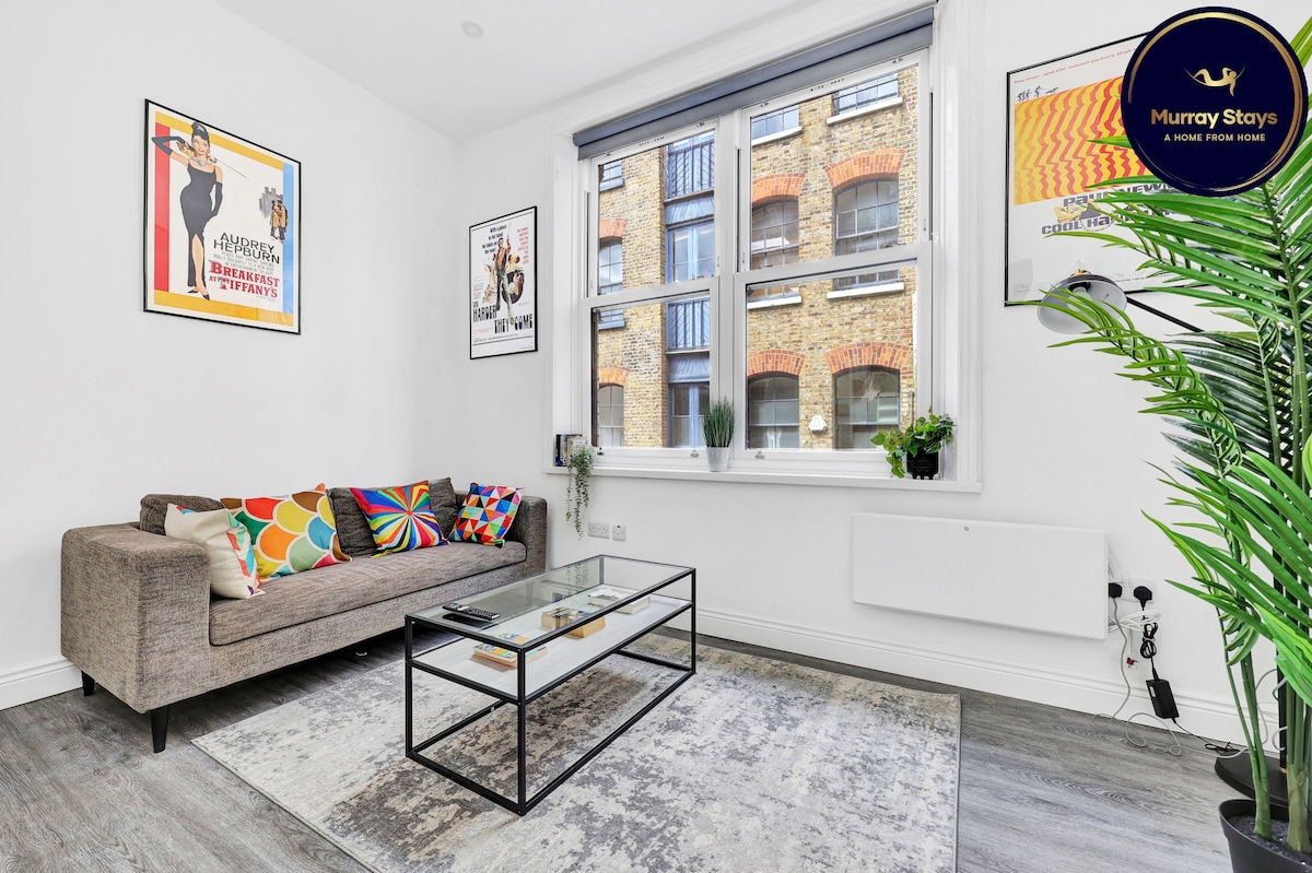 Stylish 2 bed 2 bath Hoxton Townhouse!