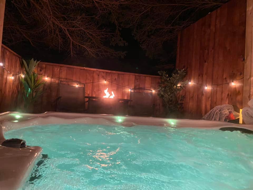 Jean’s Place, A Hot tub Oasis!