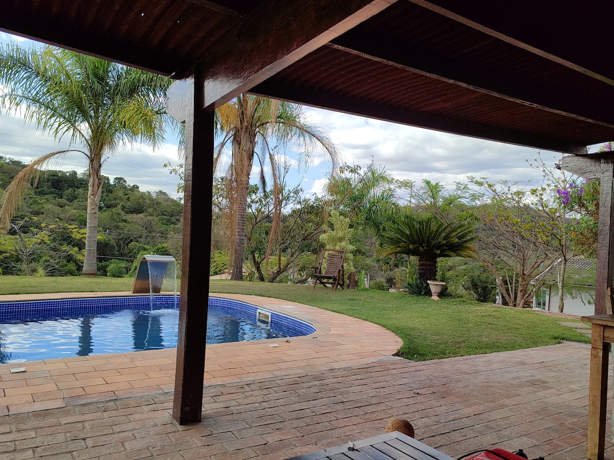 Casa em condomínio fechado. Casa La linda