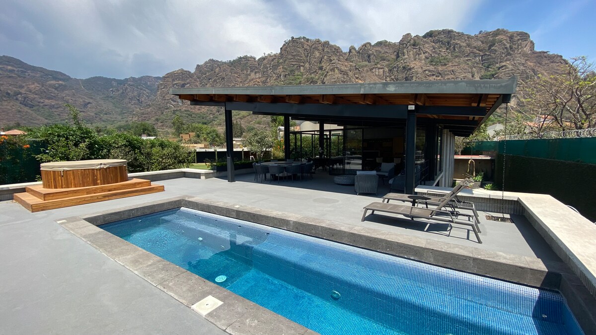 Maravillosa residencia con piscina en Tepoztlán