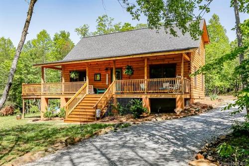 NEW Luxury Cabin 5 minutes from Tryon Resort