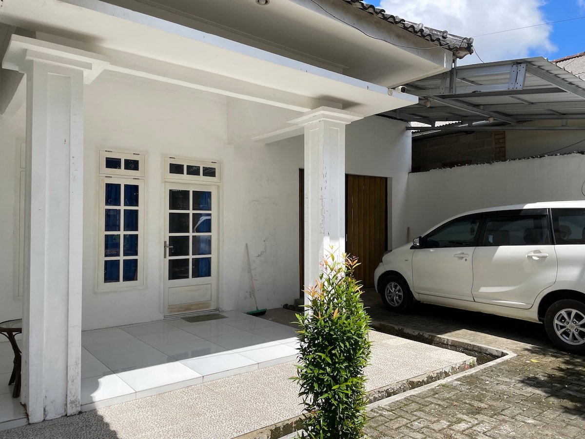 Rumah Putih Kartini 2BR