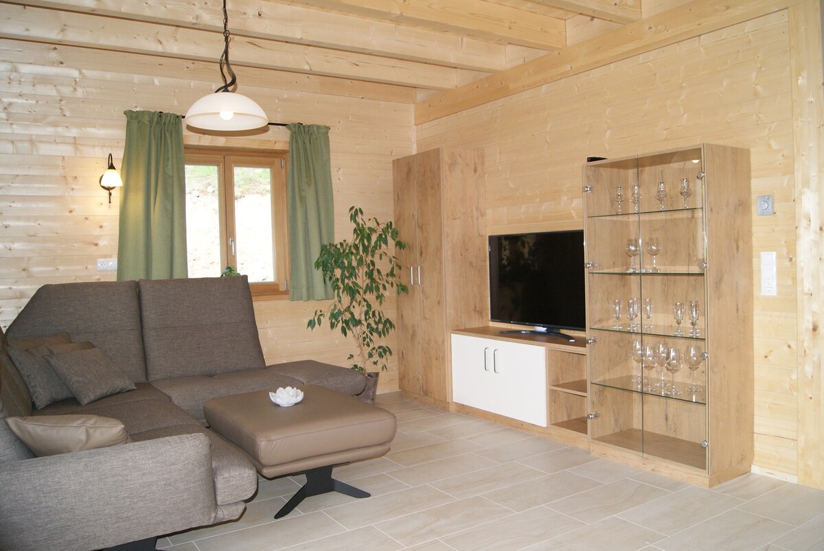 Chalet am Waldrand, Sauna & Pool