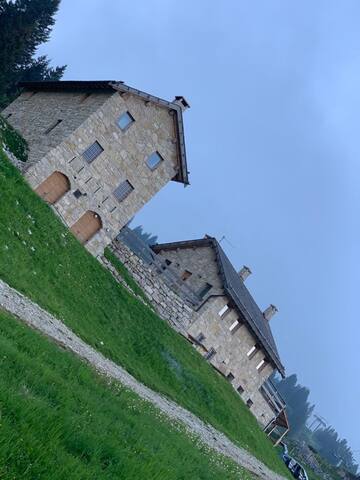 Villaggio Fiorentini的民宿