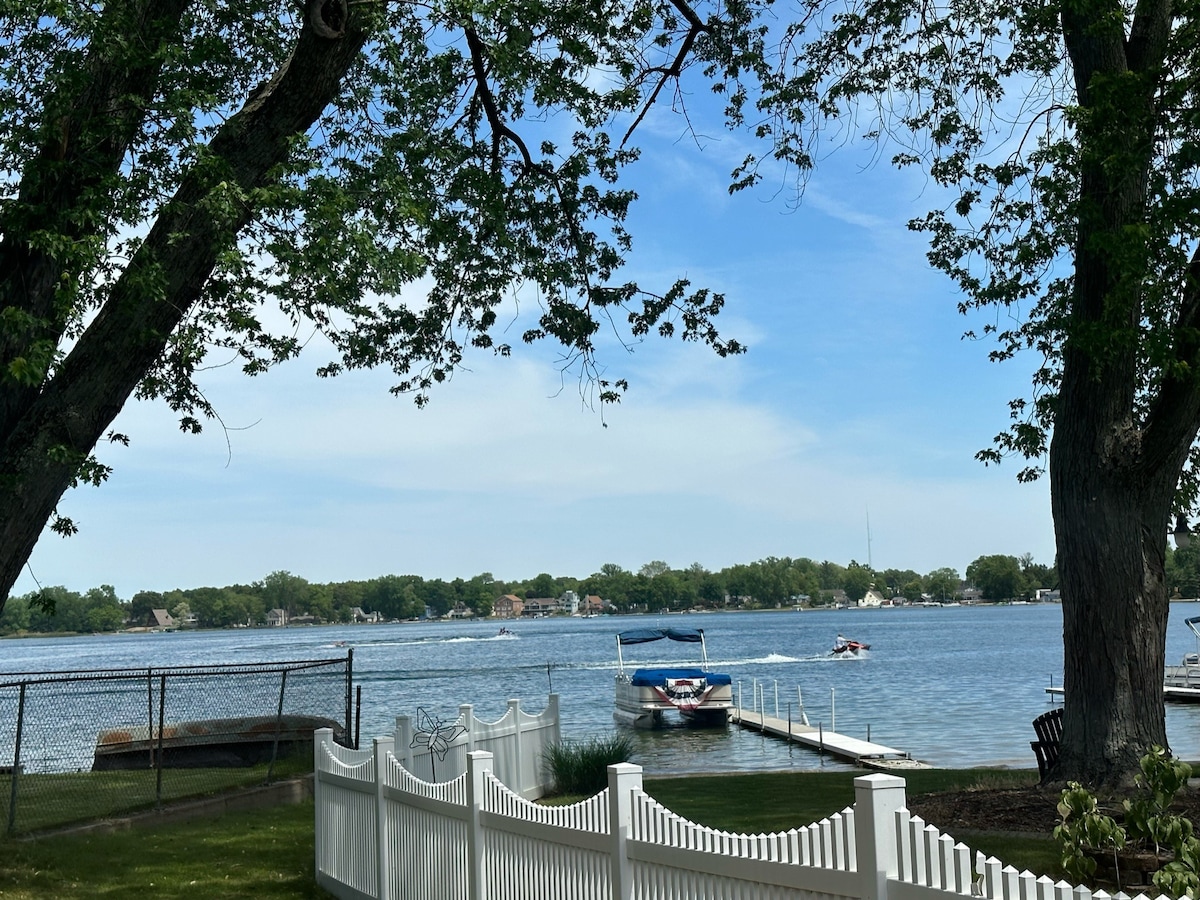 Lake House - Notre Dame nearby