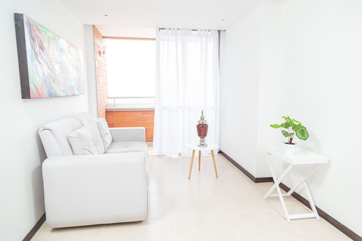 Sabaneta amoblado的现代公寓。