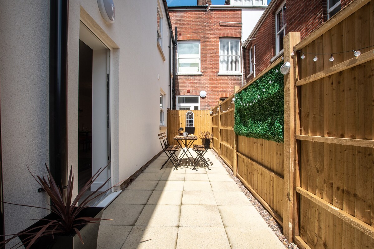 Southampton 'City Vibes' +Outdoor Space 1-4 Guests