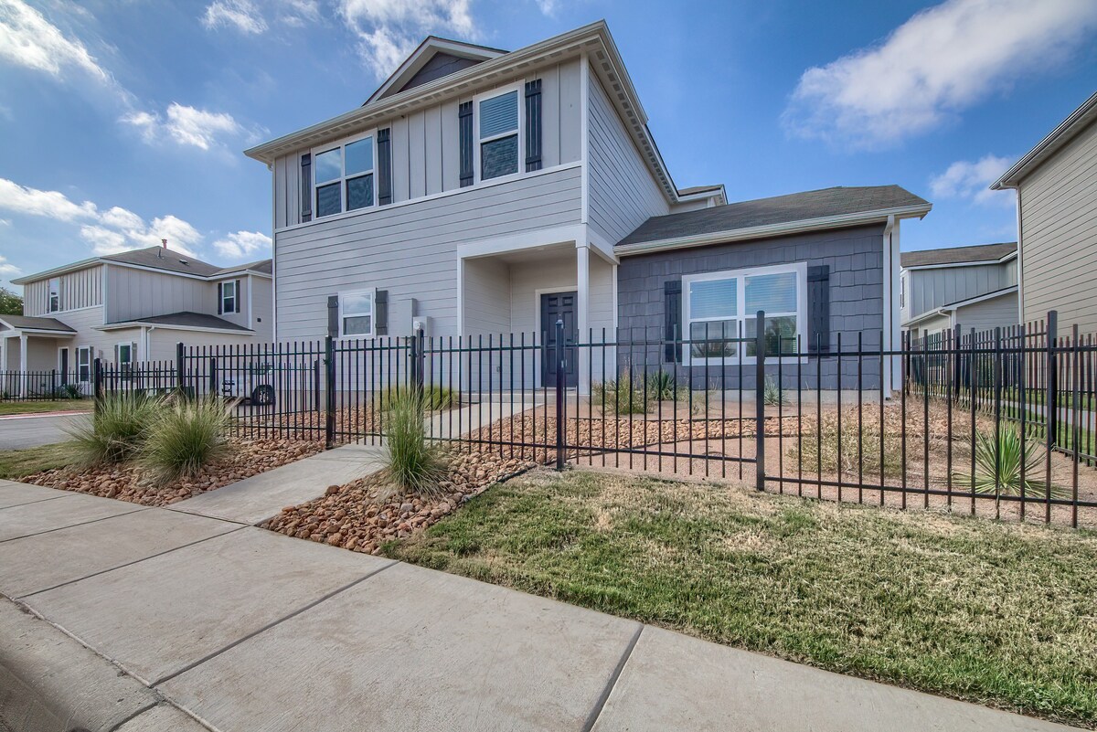 Belle Rose Modern Home at Luckey Ranch