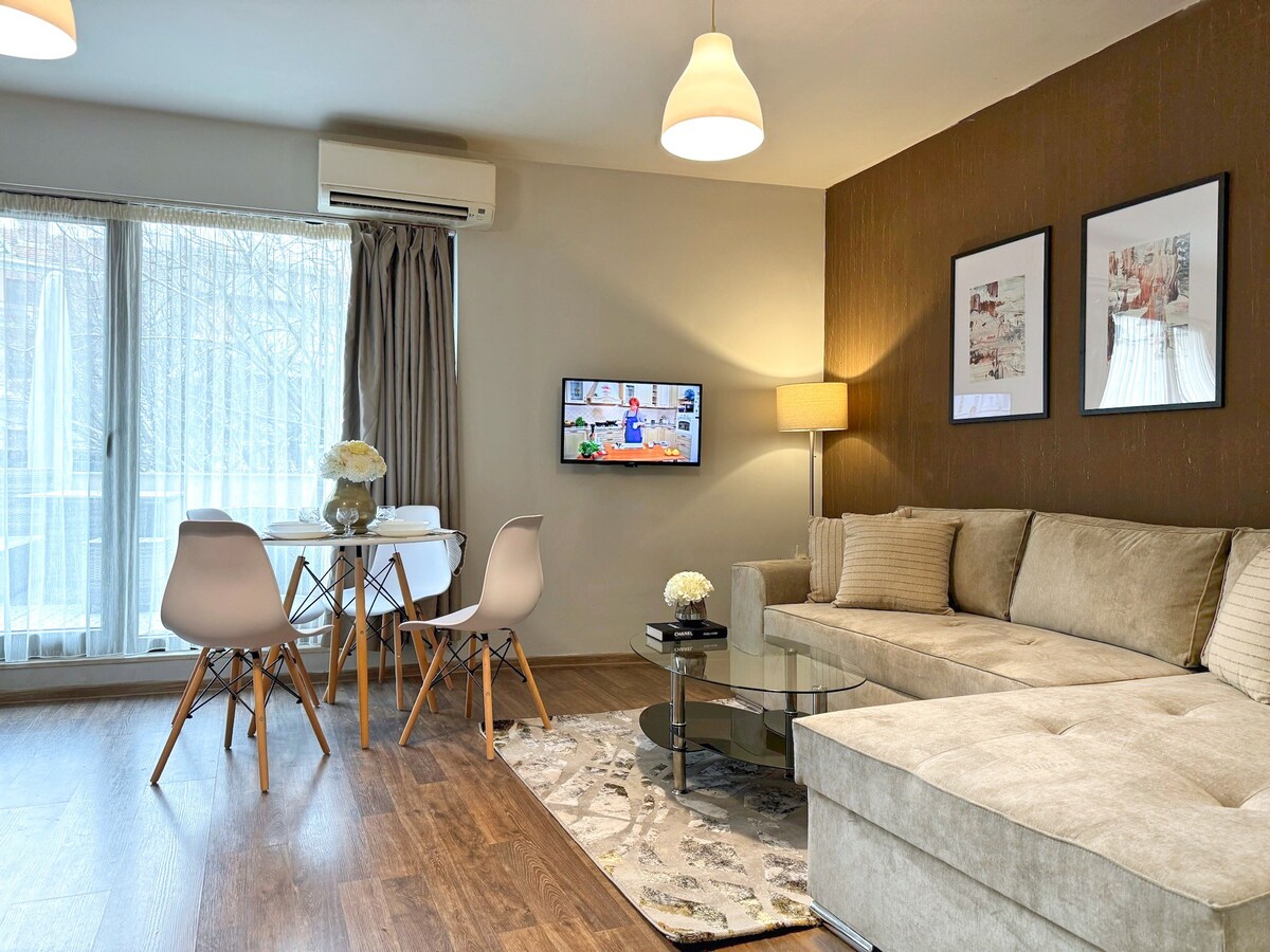Top Centre Plovdiv Apt. With Parking for 4 Guests