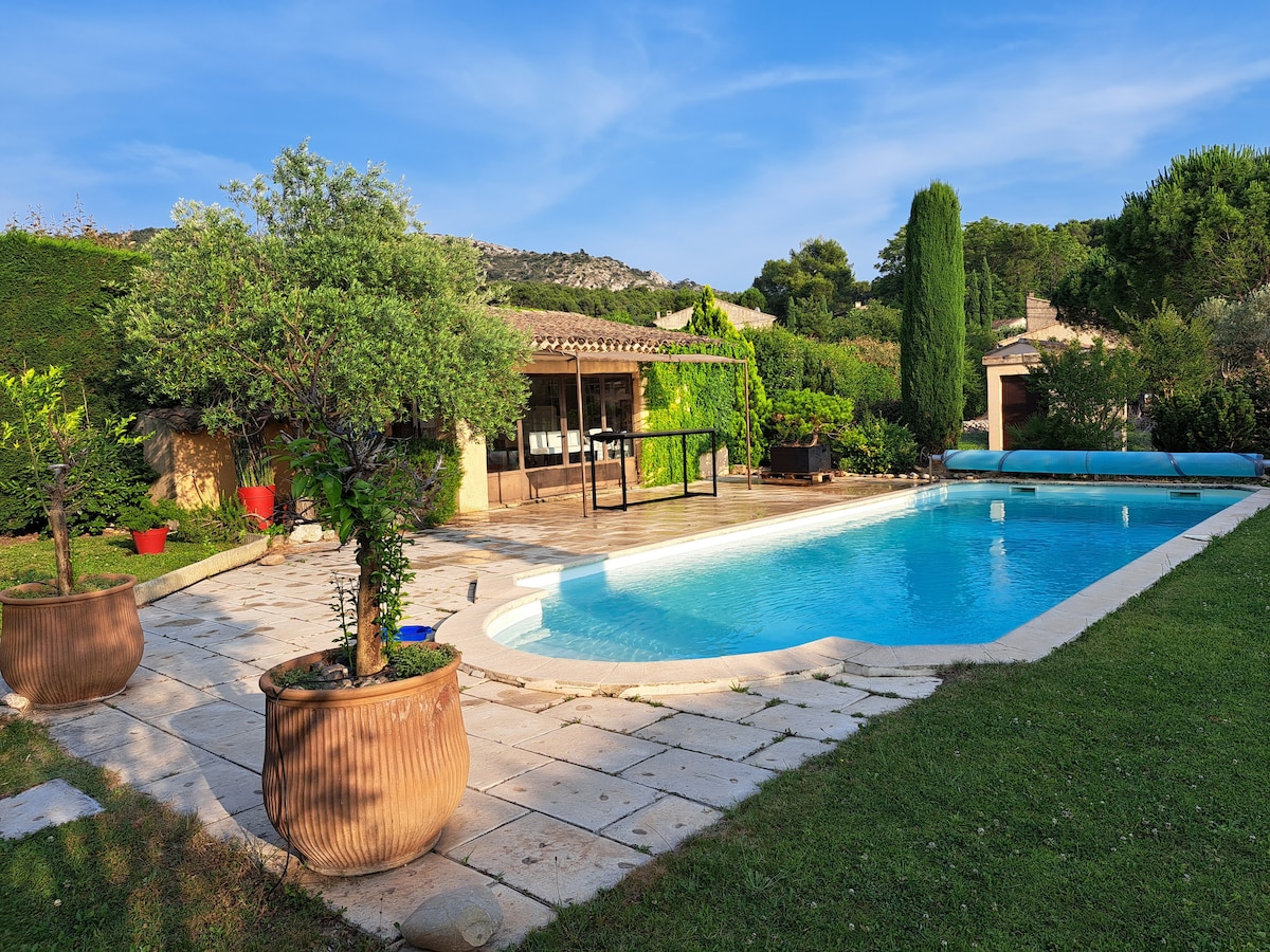 maisonnette provençale au pied du petit Luberon