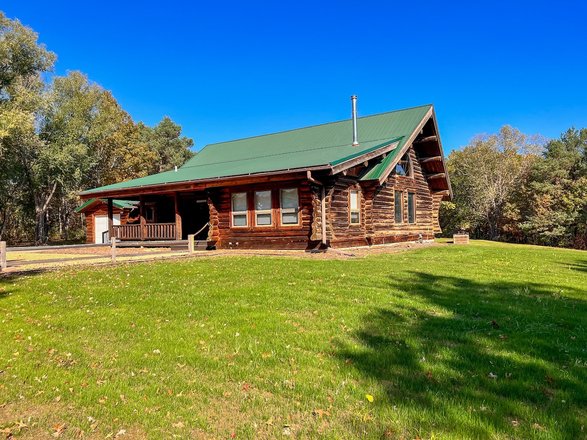 NEW! - Must See True Log Cabin - Longview Haven