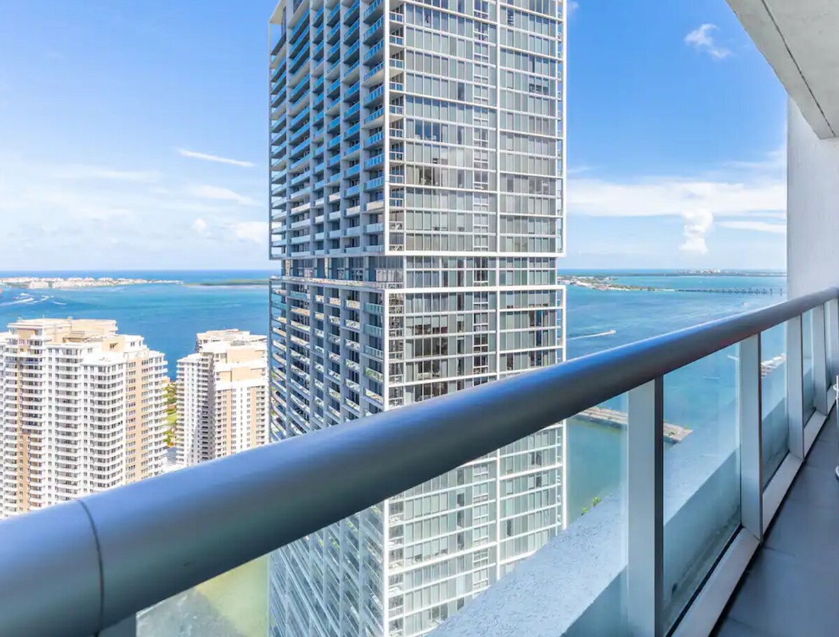 令人惊叹的景观顶层公寓- W Miami