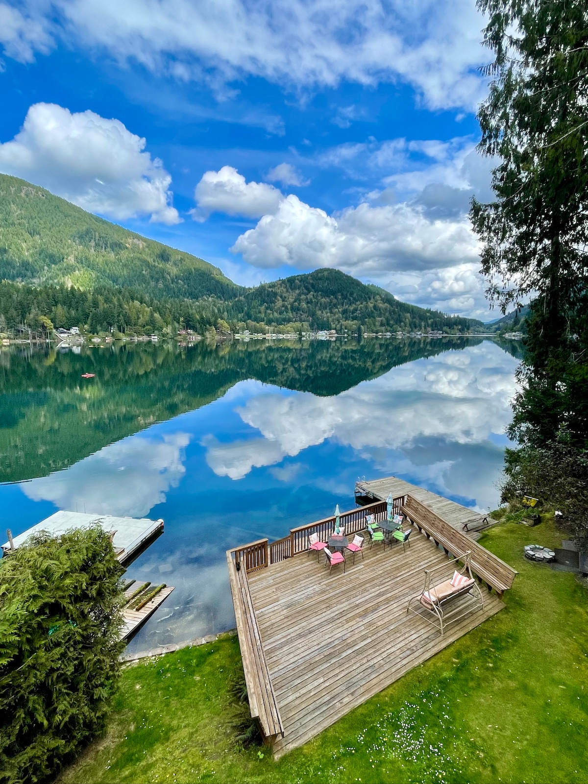 Secluded "Reflection Point" at Lake Sutherland