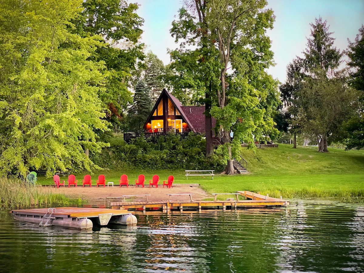 Tranquil Resort on private glacial lake