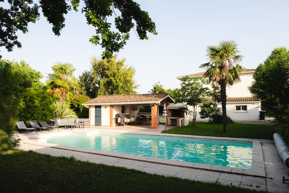 Maison piscine terrain arboré