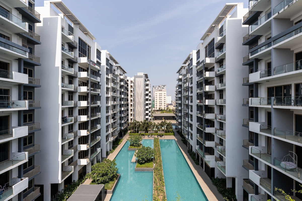 Axis 1BR Near Airport Serviced by Soben Homes