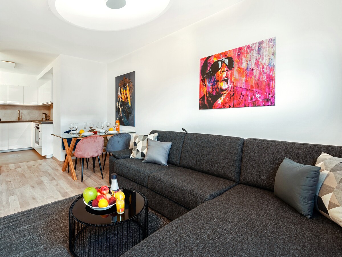 SKY9 One-Bedroom Apartment Stadthalle