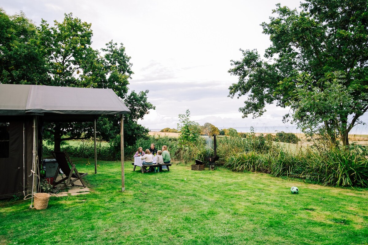 Lunsford Farm Canvas Hideaway Farmhouse Shower