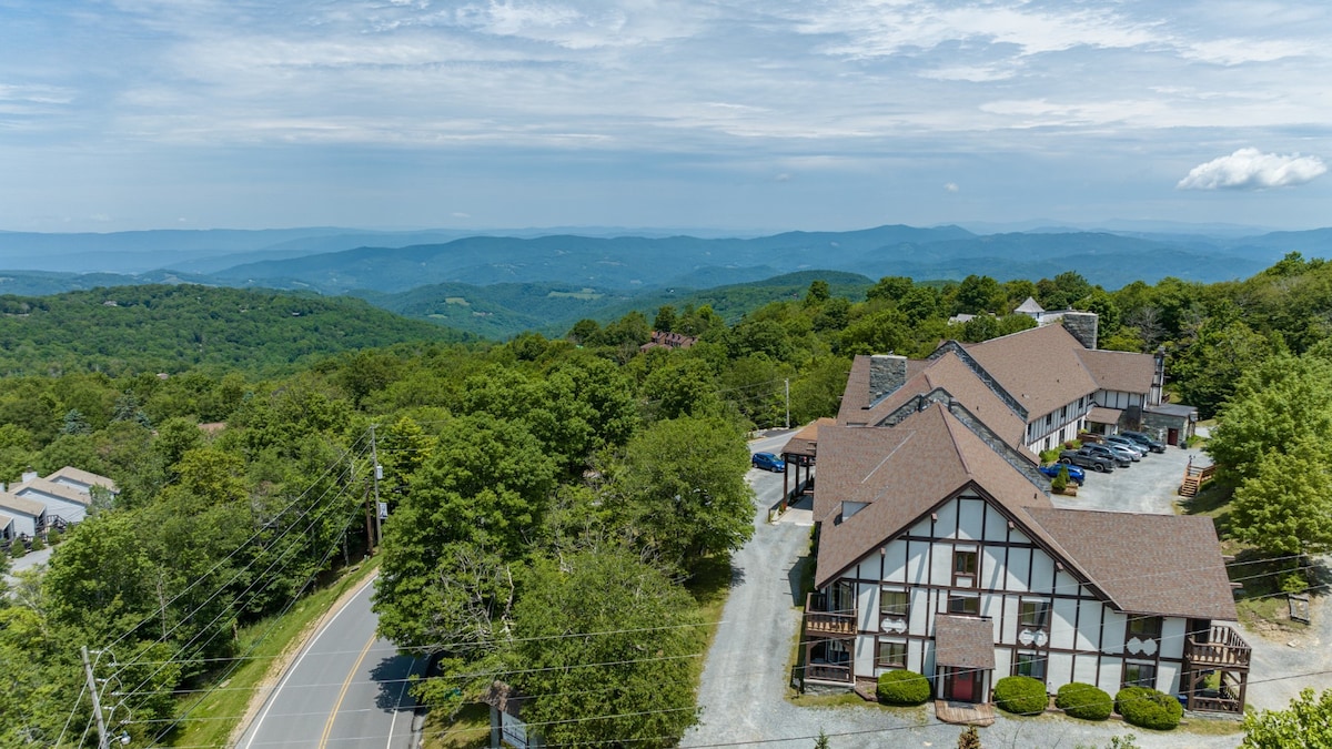 Beech Mountain Centrally Located Studio