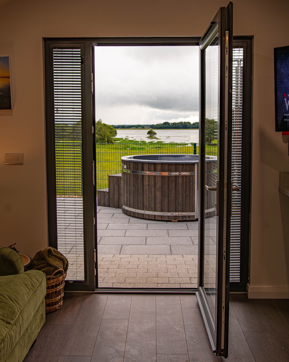 Lough Beg Glamping - CI Cabin