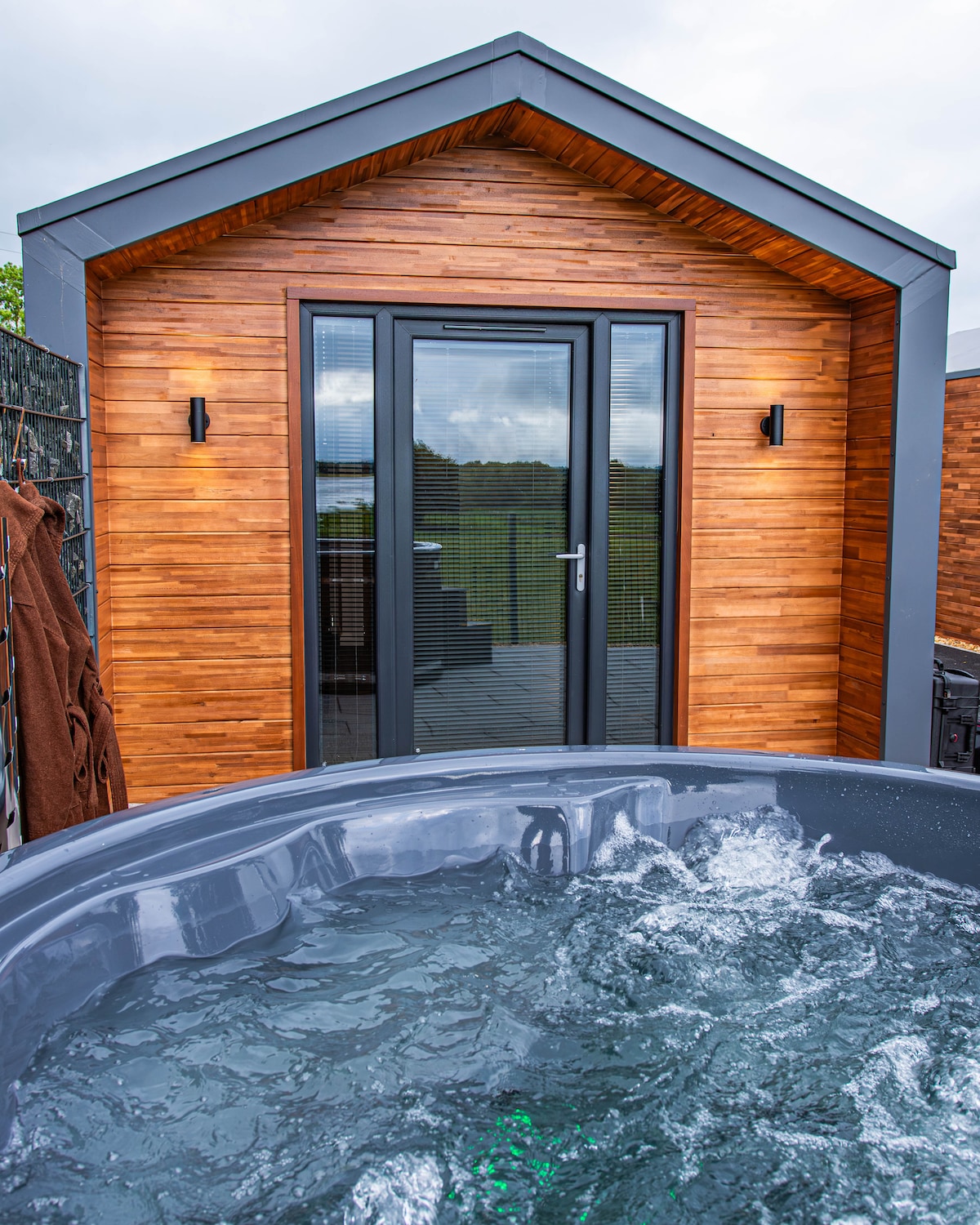 Lough Beg Glamping - Crosskeys Cabin