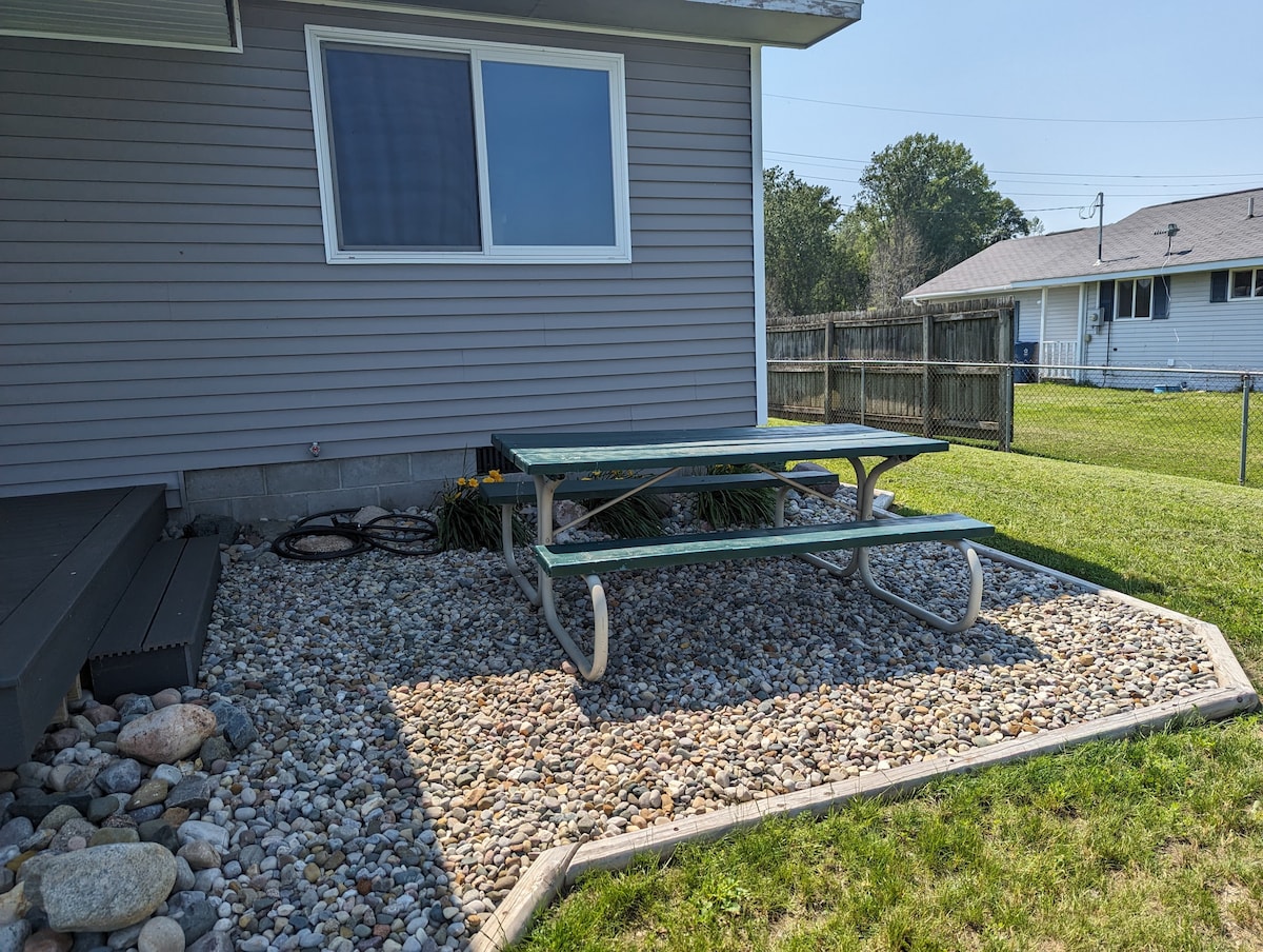 Quaint Cabin on Saginaw Bay